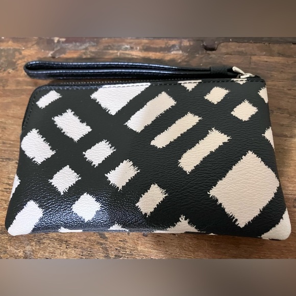 Coach Monochrome Patterned Wristlet - Picture 4 of 10